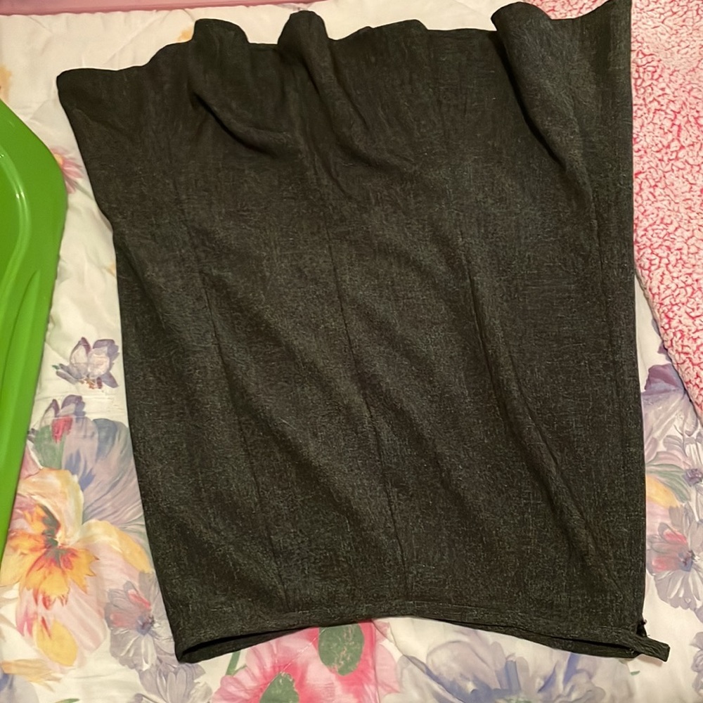 Charcoal grey skirt 10. Donating soon - Picture 4 of 6